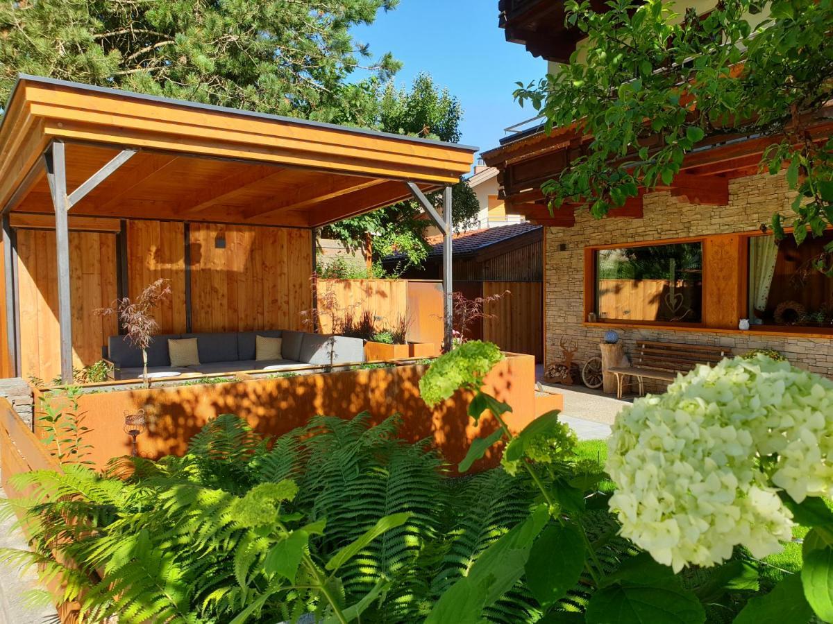 Haus Renswouw Hotel Hollersbach im Pinzgau Exterior photo